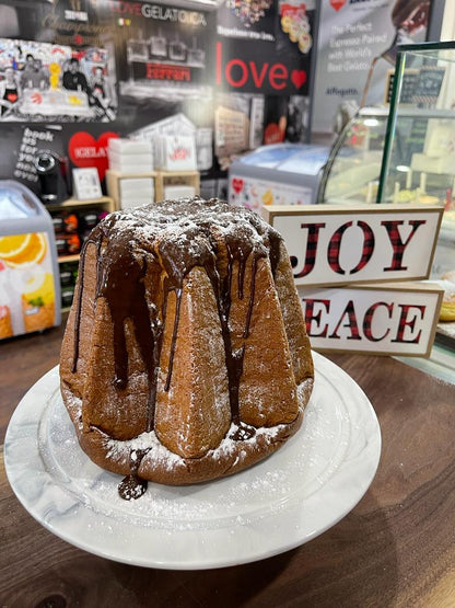 Geladoro - Pandoro filled with Crema Nutella
